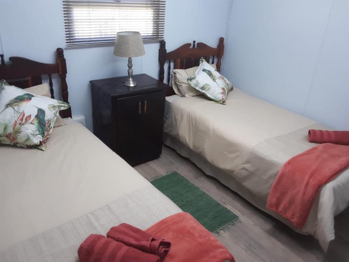 Nadine'S Self-Catering Accommodation สตอร์มริเวอร์ ภายนอก รูปภาพ