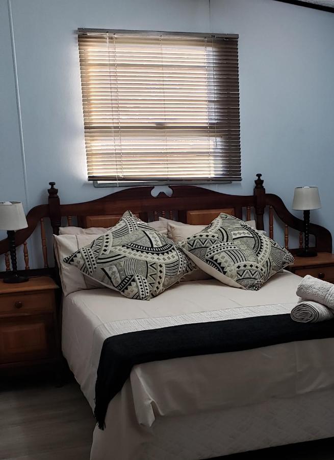 Nadine'S Self-Catering Accommodation สตอร์มริเวอร์ ภายนอก รูปภาพ