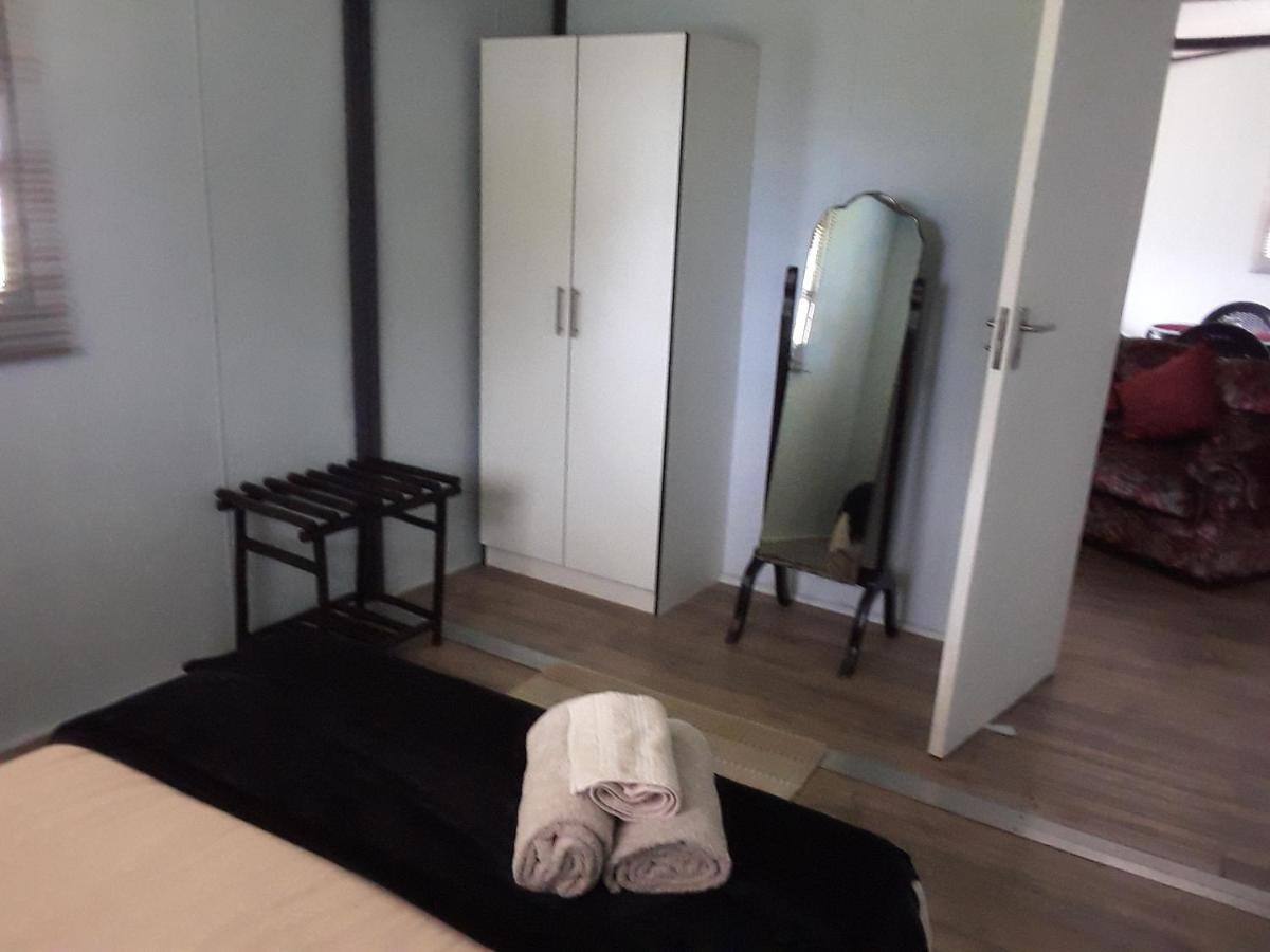 Nadine'S Self-Catering Accommodation สตอร์มริเวอร์ ภายนอก รูปภาพ